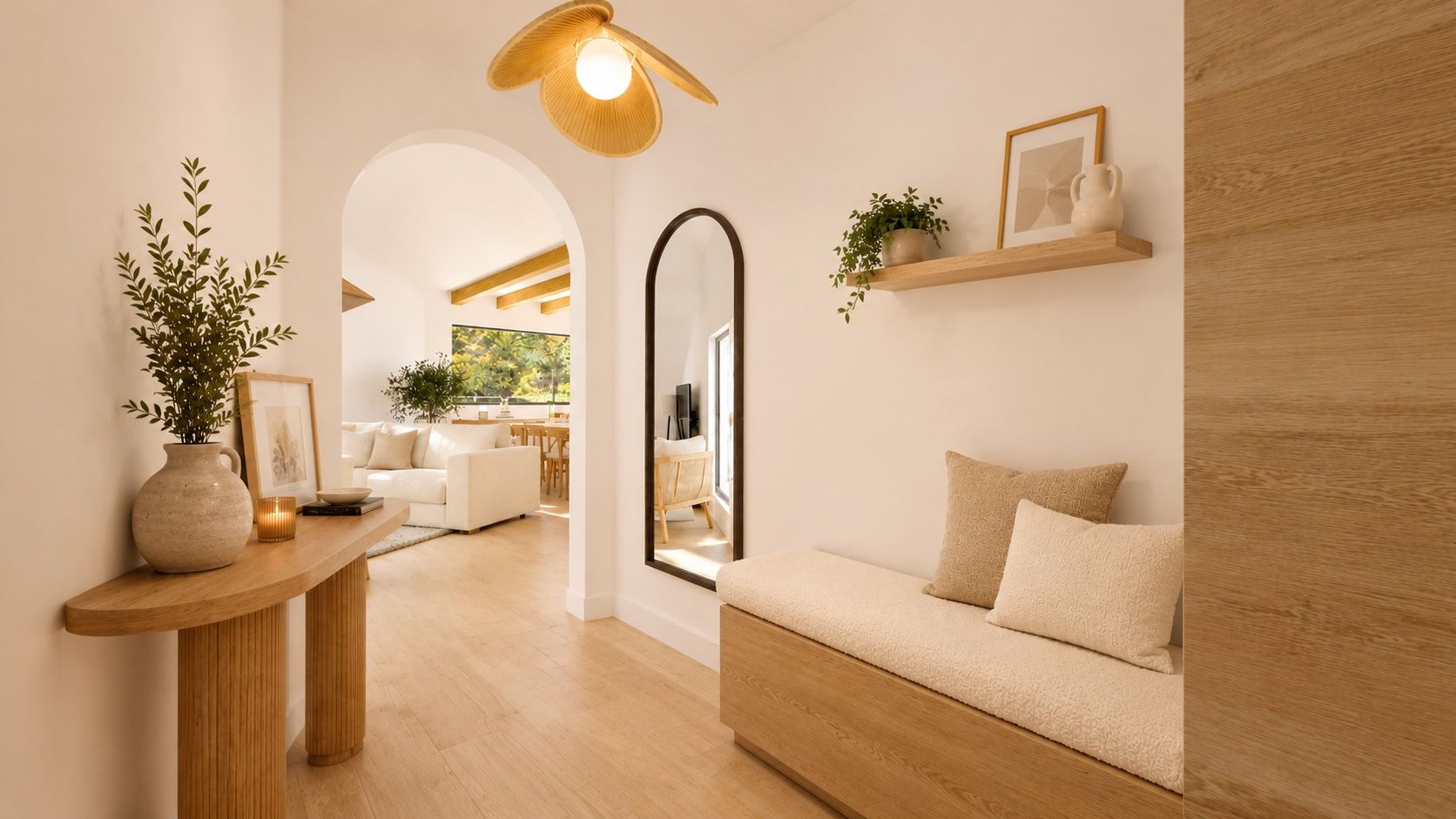 Entrée avec banc, console et ouverture en arche